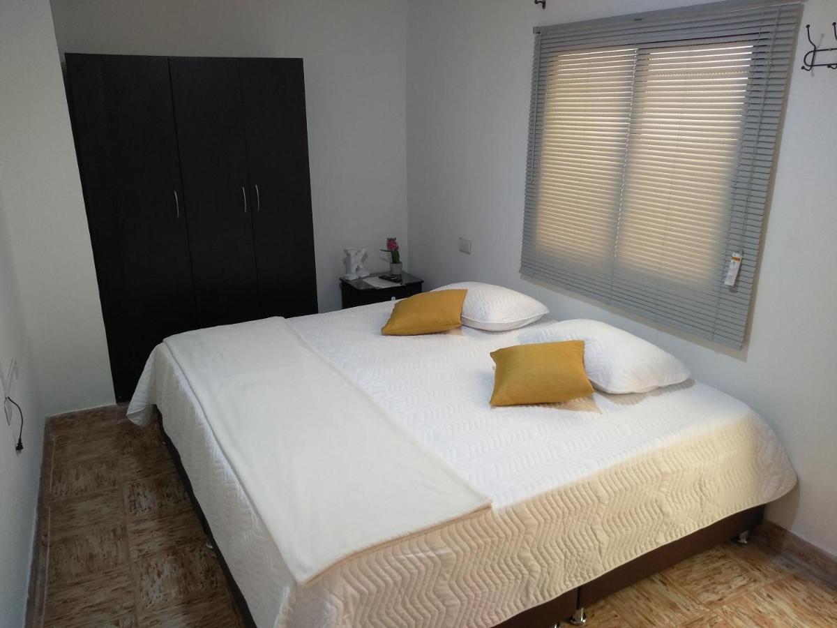 Komodo Alojamiento- Hostal Autoservicio, Ubicado Cerca Al Centro Historico - Bano Privado, Wifi , Cama 2X2 Y Agua Caliente Y Cocina Compartida Попаян Екстер'єр фото
