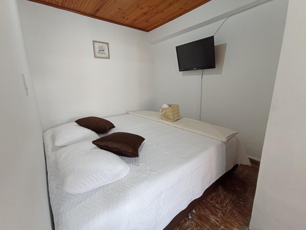 Komodo Alojamiento- Hostal Autoservicio, Ubicado Cerca Al Centro Historico - Bano Privado, Wifi , Cama 2X2 Y Agua Caliente Y Cocina Compartida Попаян Екстер'єр фото