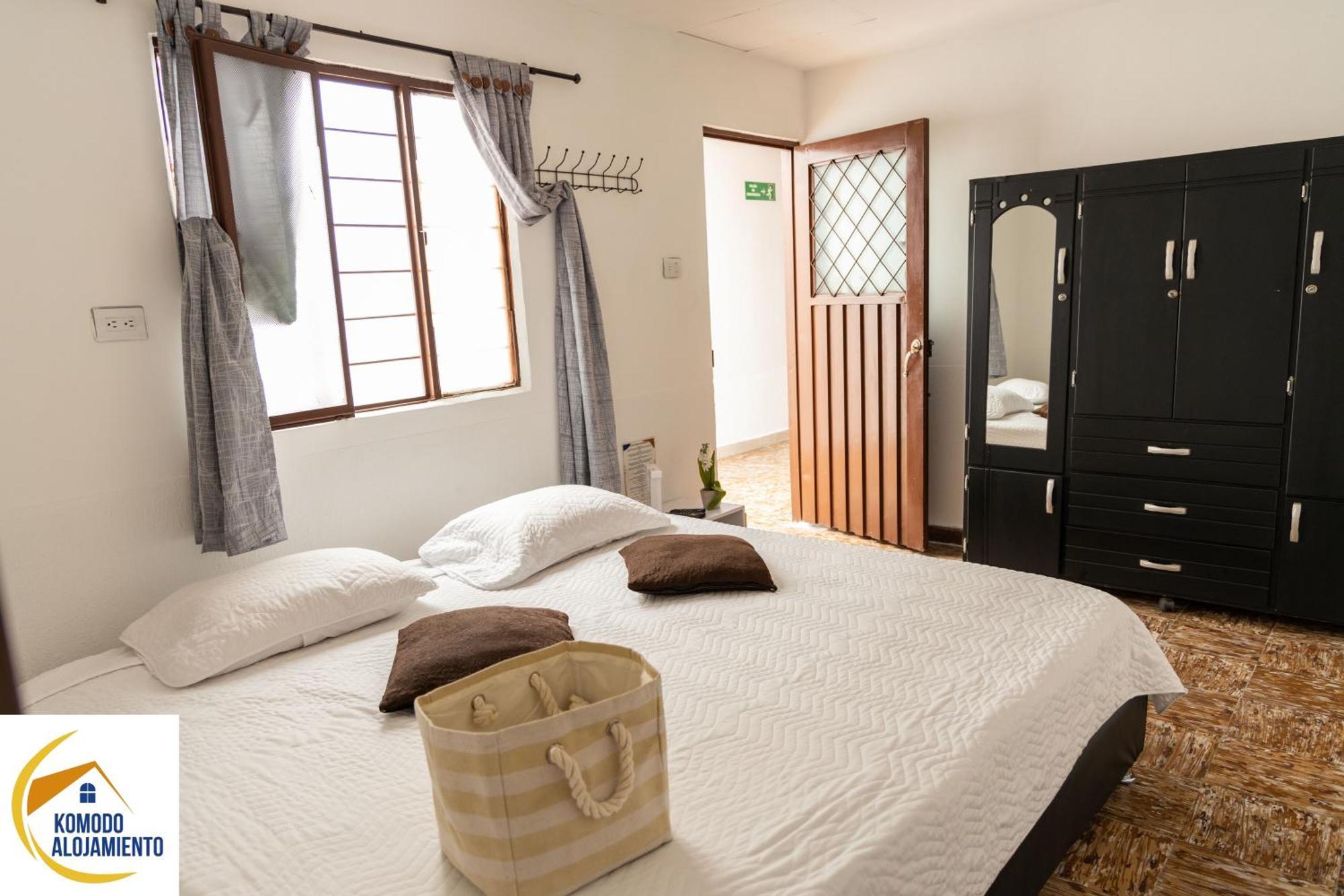 Komodo Alojamiento- Hostal Autoservicio, Ubicado Cerca Al Centro Historico - Bano Privado, Wifi , Cama 2X2 Y Agua Caliente Y Cocina Compartida Попаян Екстер'єр фото