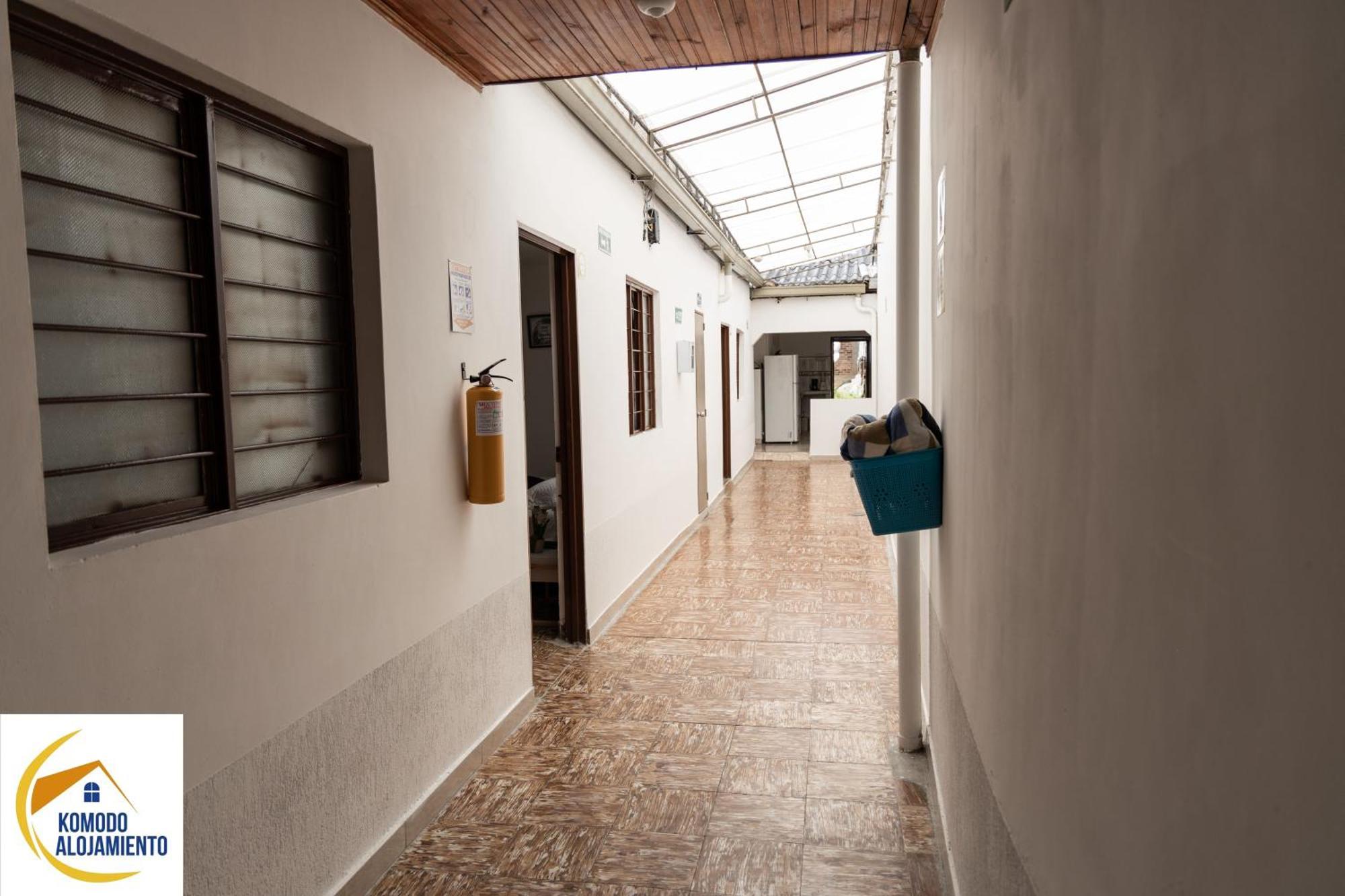 Komodo Alojamiento- Hostal Autoservicio, Ubicado Cerca Al Centro Historico - Bano Privado, Wifi , Cama 2X2 Y Agua Caliente Y Cocina Compartida Попаян Екстер'єр фото