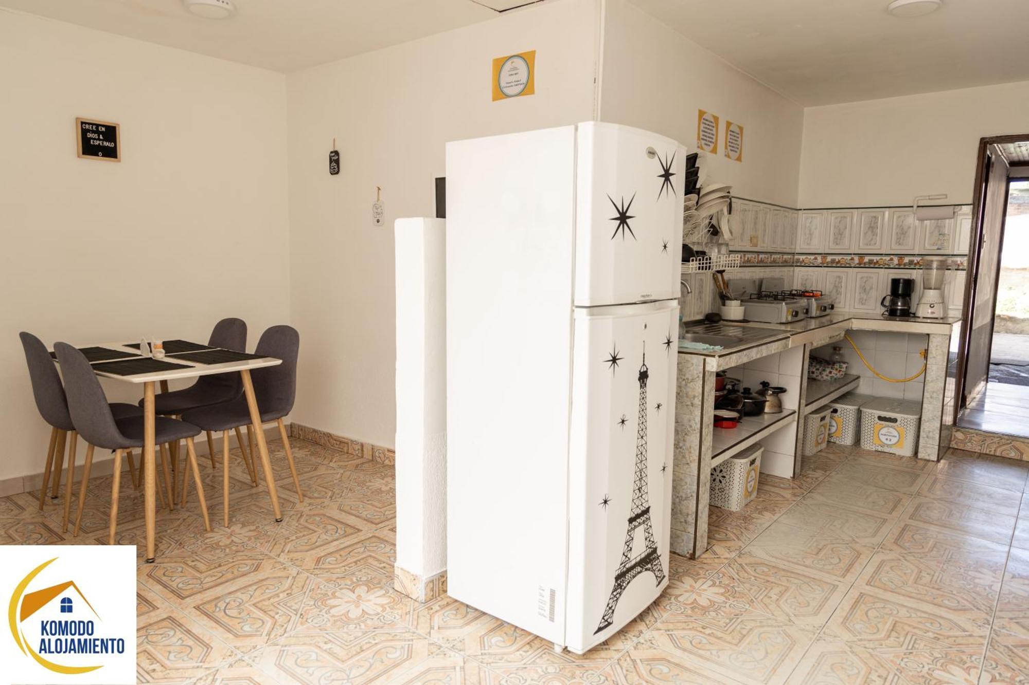 Komodo Alojamiento- Hostal Autoservicio, Ubicado Cerca Al Centro Historico - Bano Privado, Wifi , Cama 2X2 Y Agua Caliente Y Cocina Compartida Попаян Екстер'єр фото
