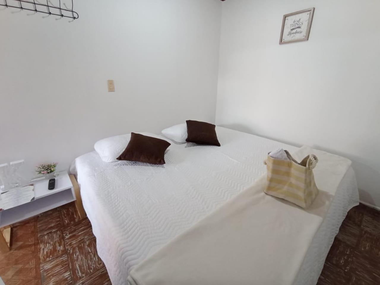 Komodo Alojamiento- Hostal Autoservicio, Ubicado Cerca Al Centro Historico - Bano Privado, Wifi , Cama 2X2 Y Agua Caliente Y Cocina Compartida Попаян Екстер'єр фото